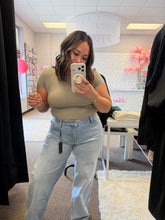 Load image into Gallery viewer, Wren Jeans
