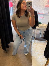 Load image into Gallery viewer, Wren Jeans
