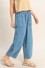 Load image into Gallery viewer, Wide Leg Barrel Jeans
