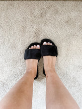 Load image into Gallery viewer, Fuzzy Slippers
